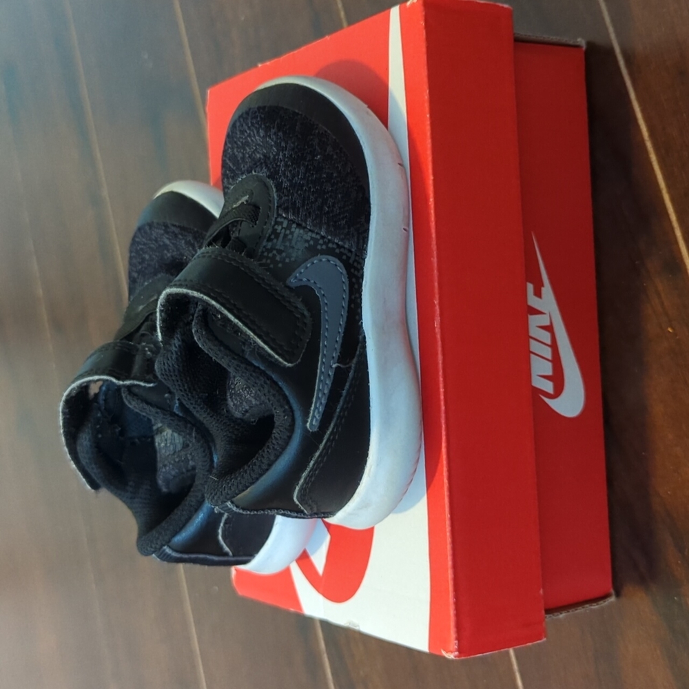 Nike Sneaker